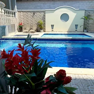 Hotel Puerta De Oro